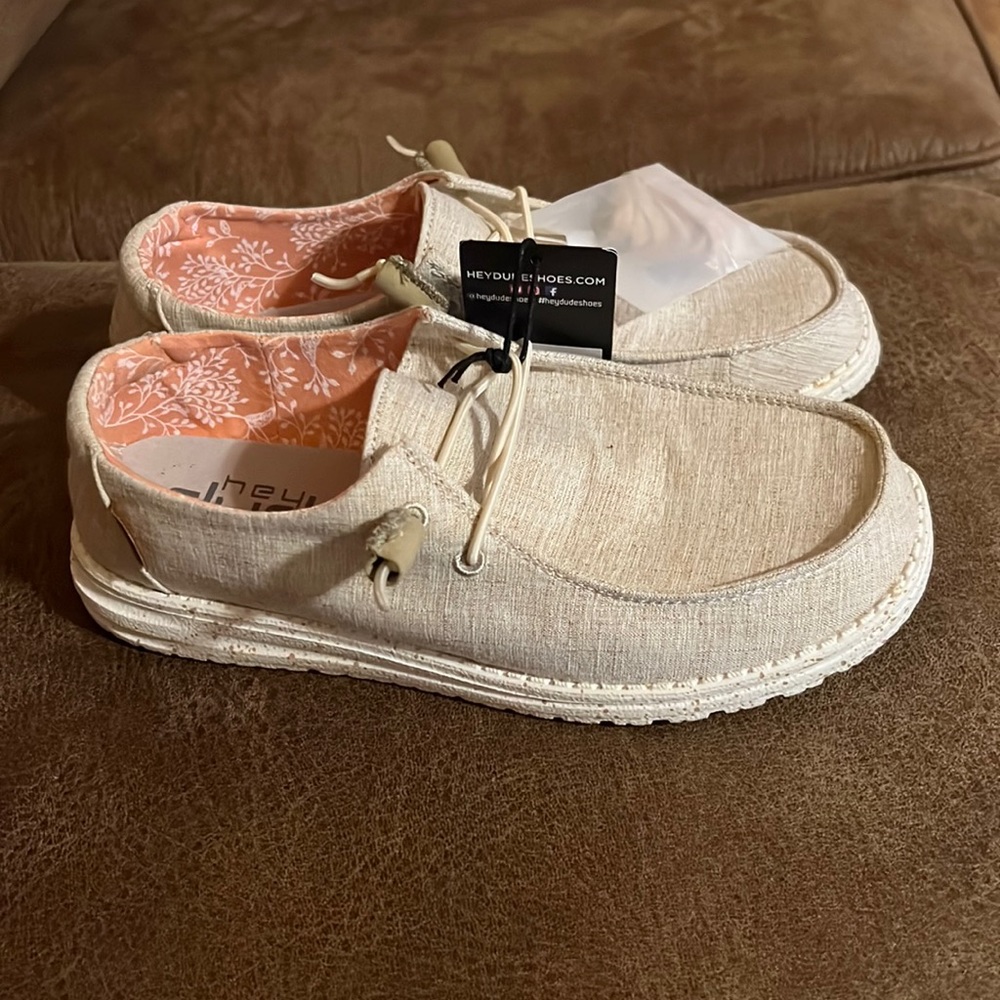 Hey dudes new size 8